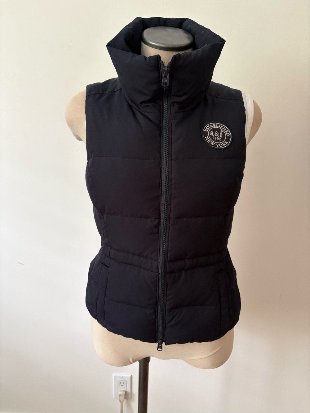 Abercrombie & Fitch Kids XL - Women's  XS- S Navy Quilted Puffer Vest